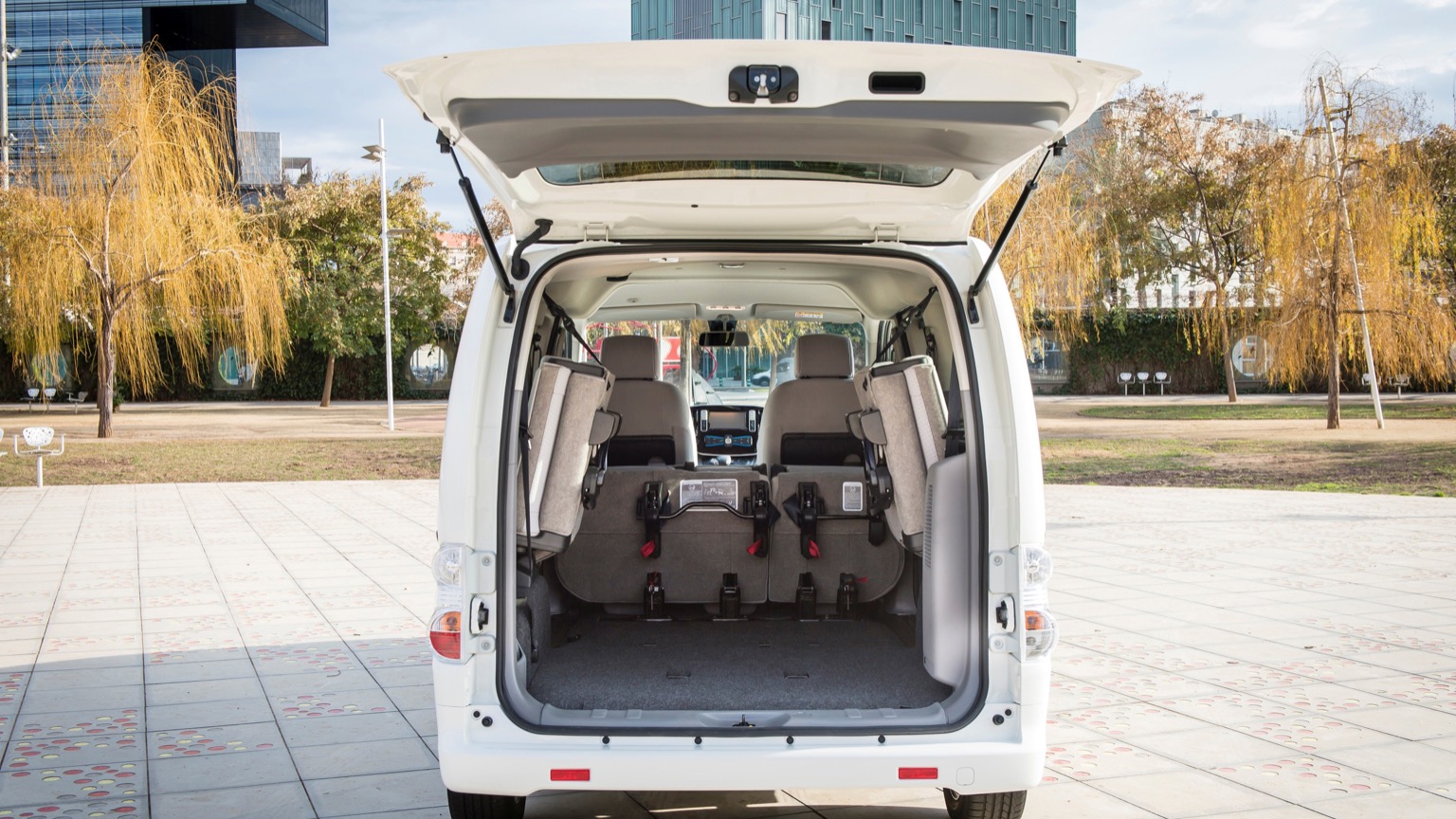 Nissan_e-NV200_Evalia_2018-6