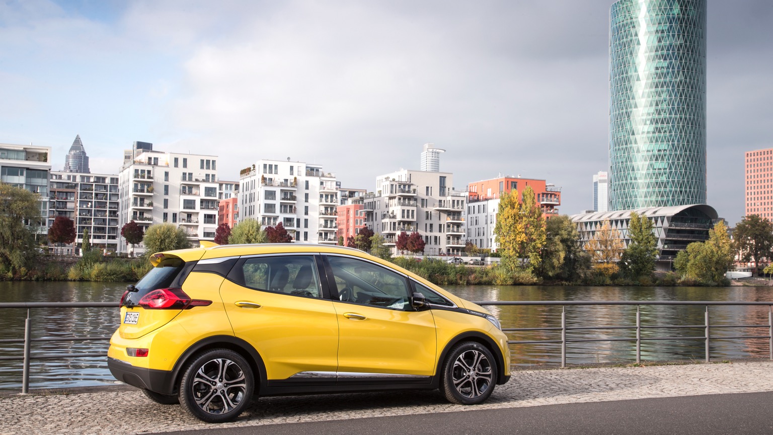 Opel_Ampera-e-12