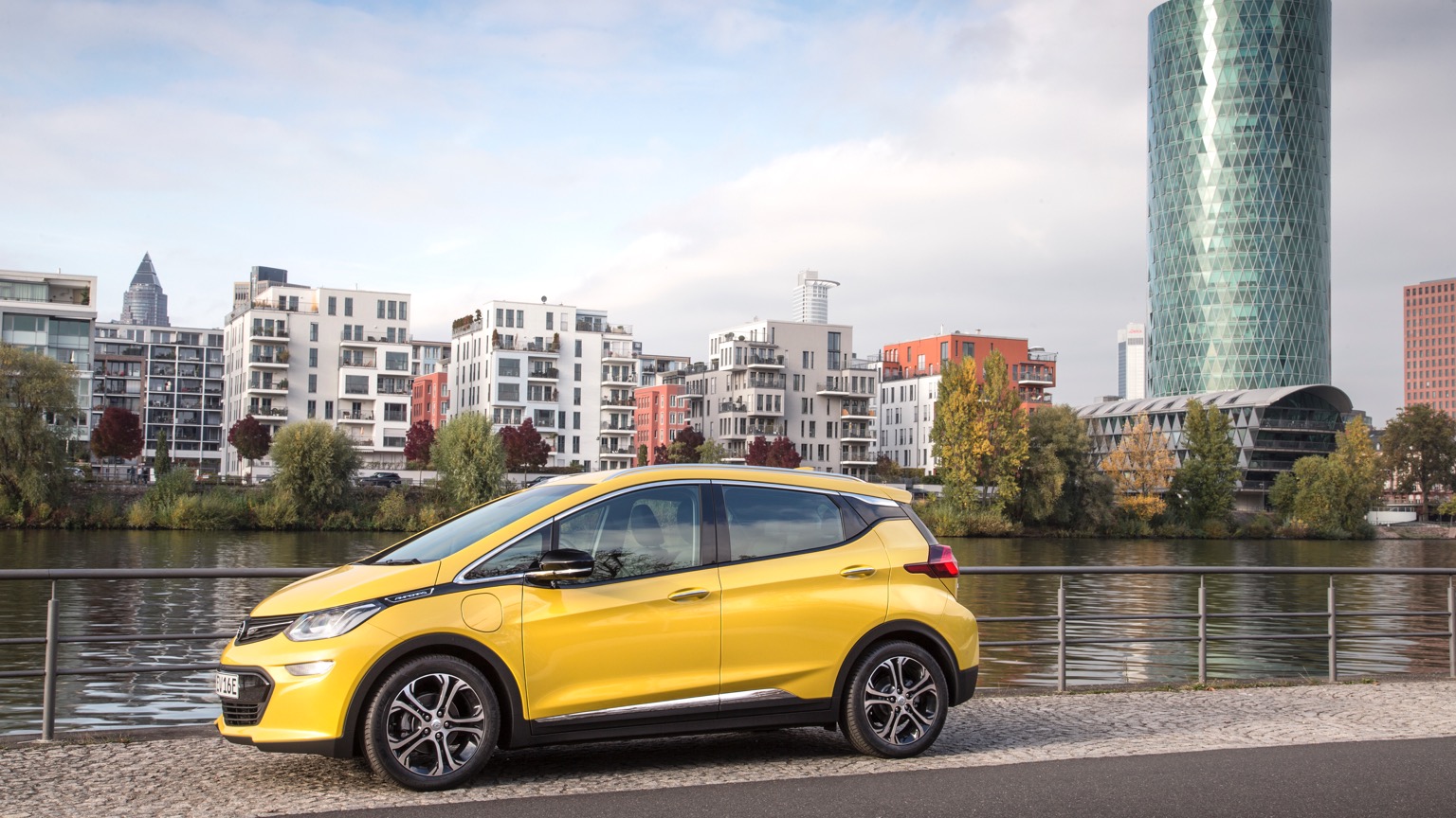 Opel_Ampera-e-13