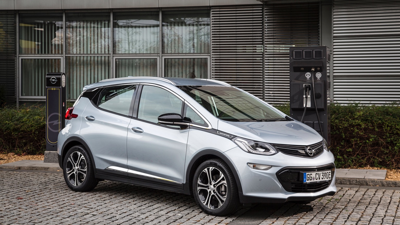 Opel_Ampera-e-14