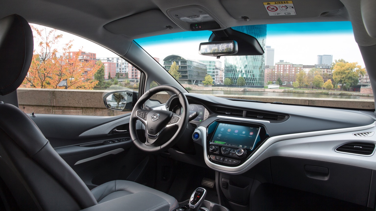 Opel_Ampera-e-18