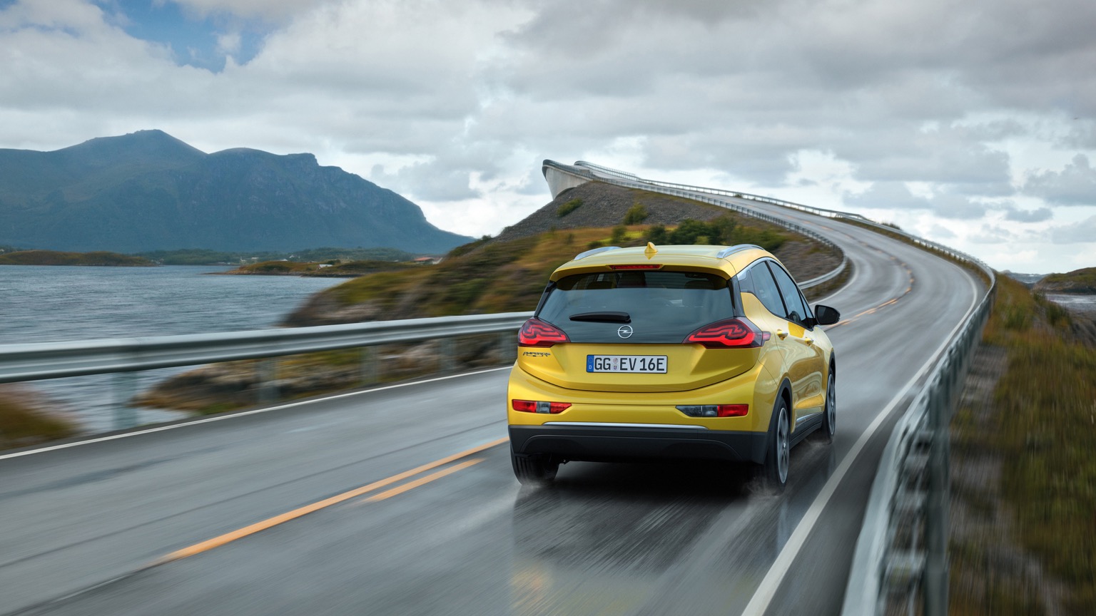Opel_Ampera-e-4