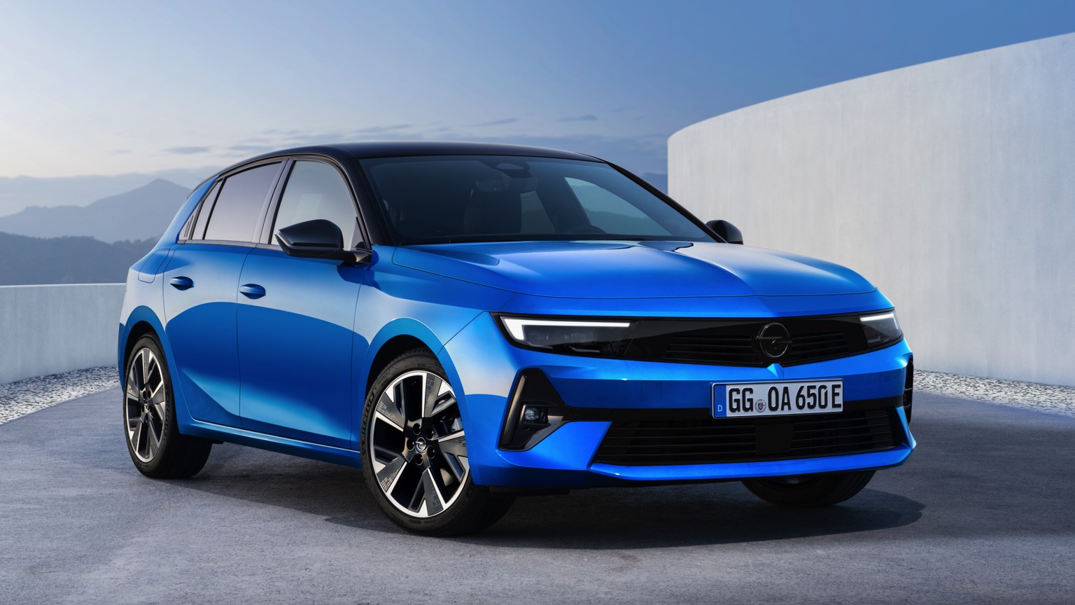 Opel_Astra_Electric-1