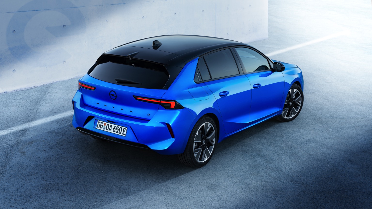 Opel_Astra_Electric-4