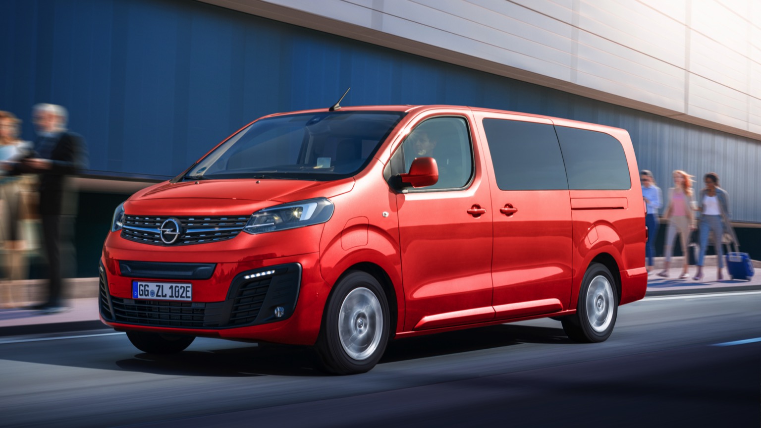 Opel_Zafira-e_Life-1