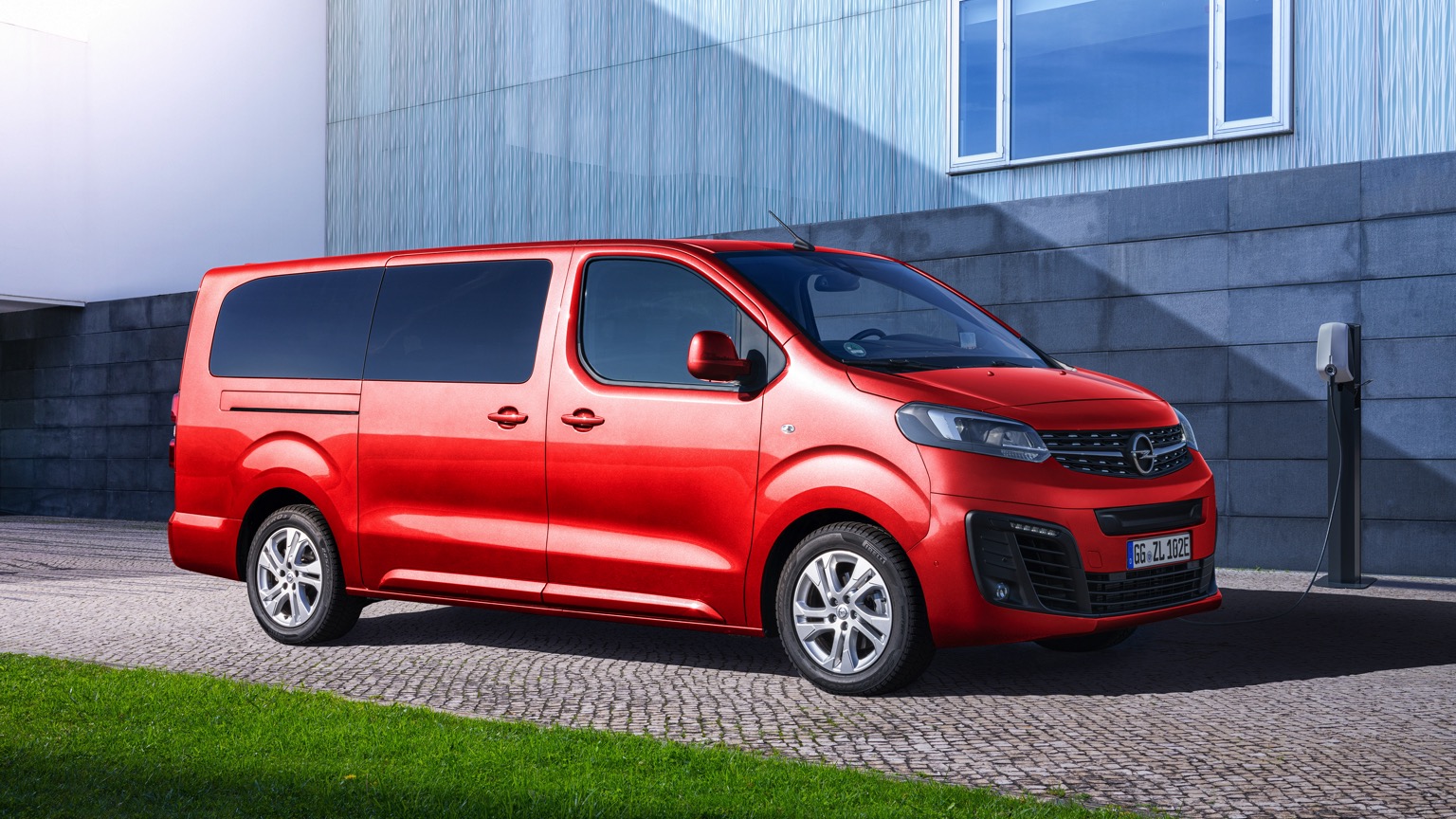 Opel_Zafira-e_Life-3