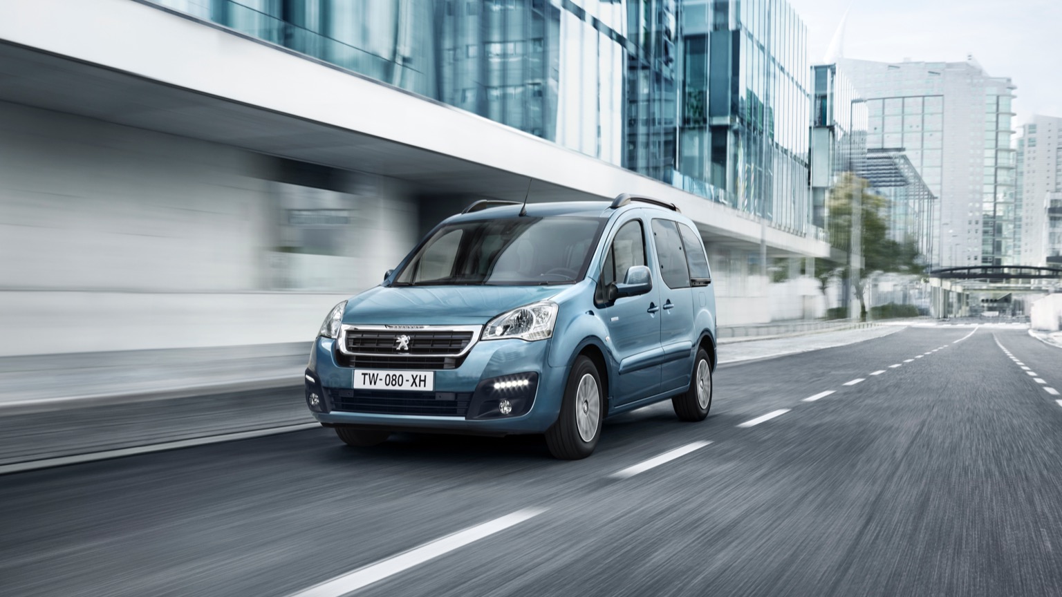 Peugeot_Partner_Tepee_Electric-1
