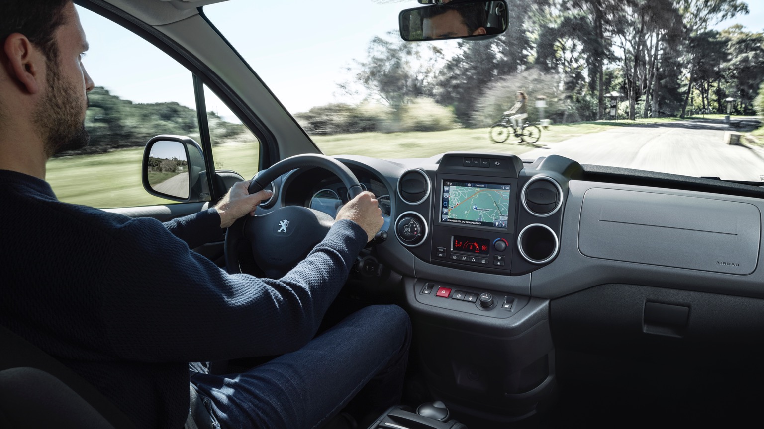 Peugeot_Partner_Tepee_Electric-14