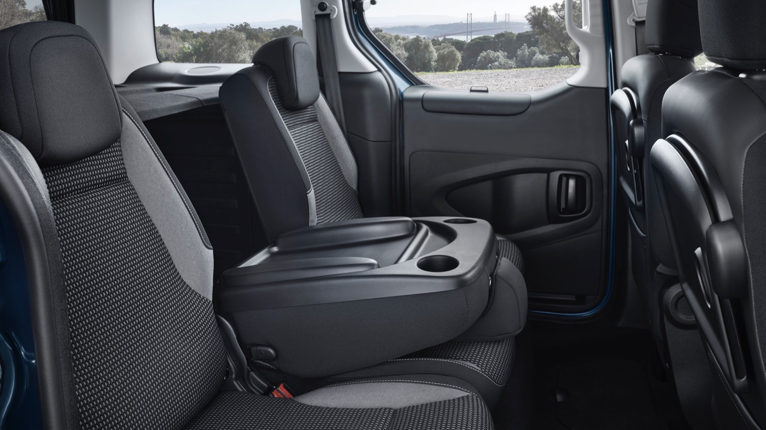 Peugeot_Partner_Tepee_Electric-20