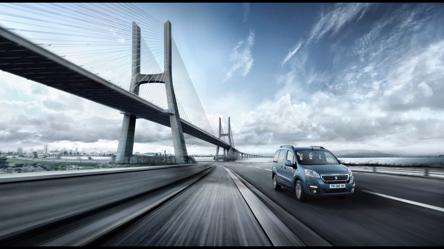 Peugeot_Partner_Tepee_Electric-5