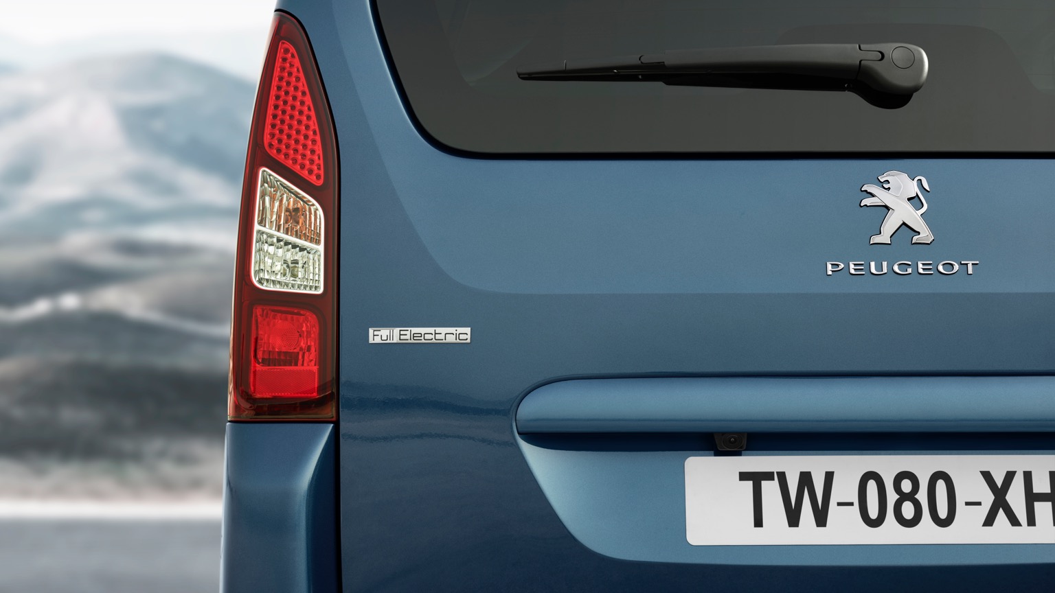 Peugeot_Partner_Tepee_Electric-8