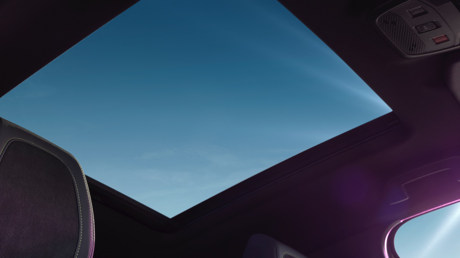 Peugeot_e-2008_2024-12