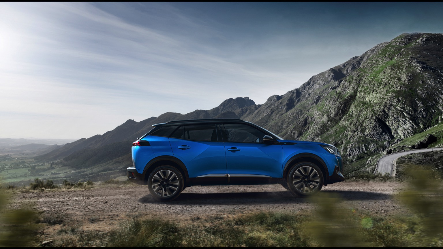 Peugeot_e-2008_SUV-2