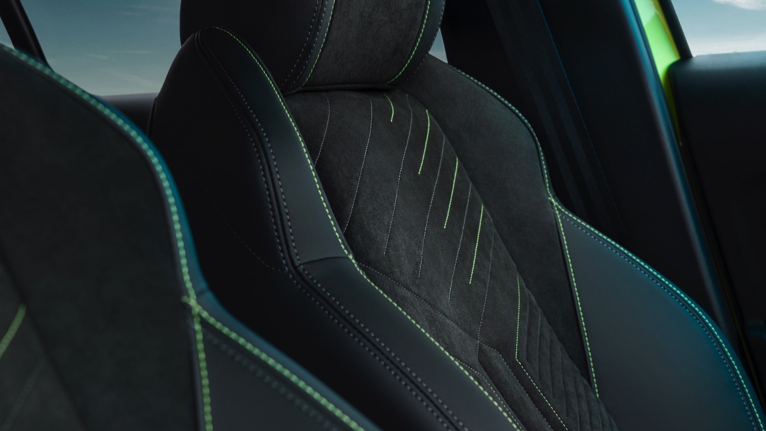 Peugeot_e-208_2024-19