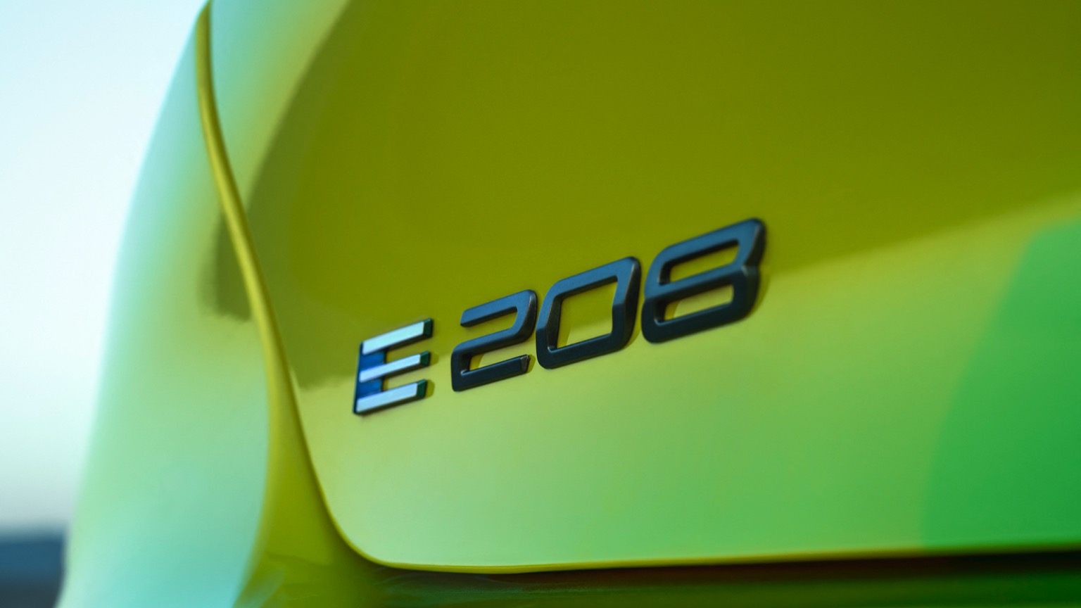 Peugeot_e-208_2024-24