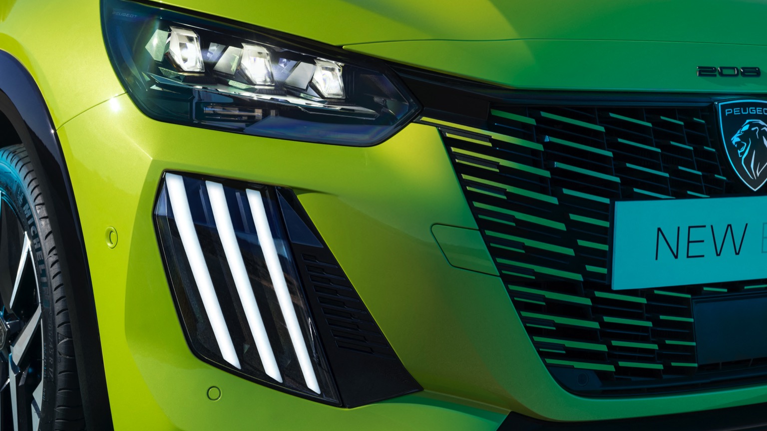 Peugeot_e-208_2024-32