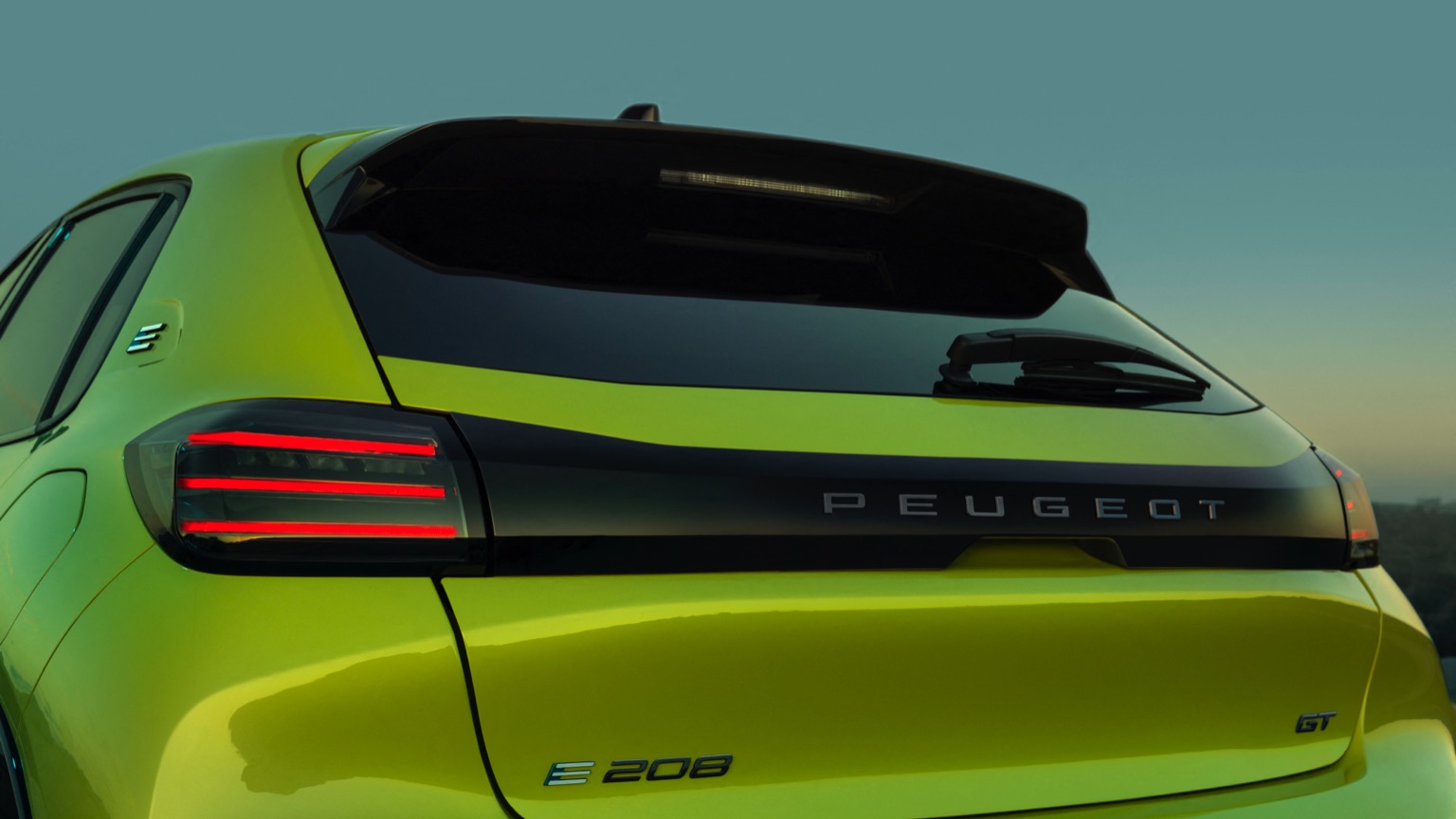 Peugeot_e-208_2024-33