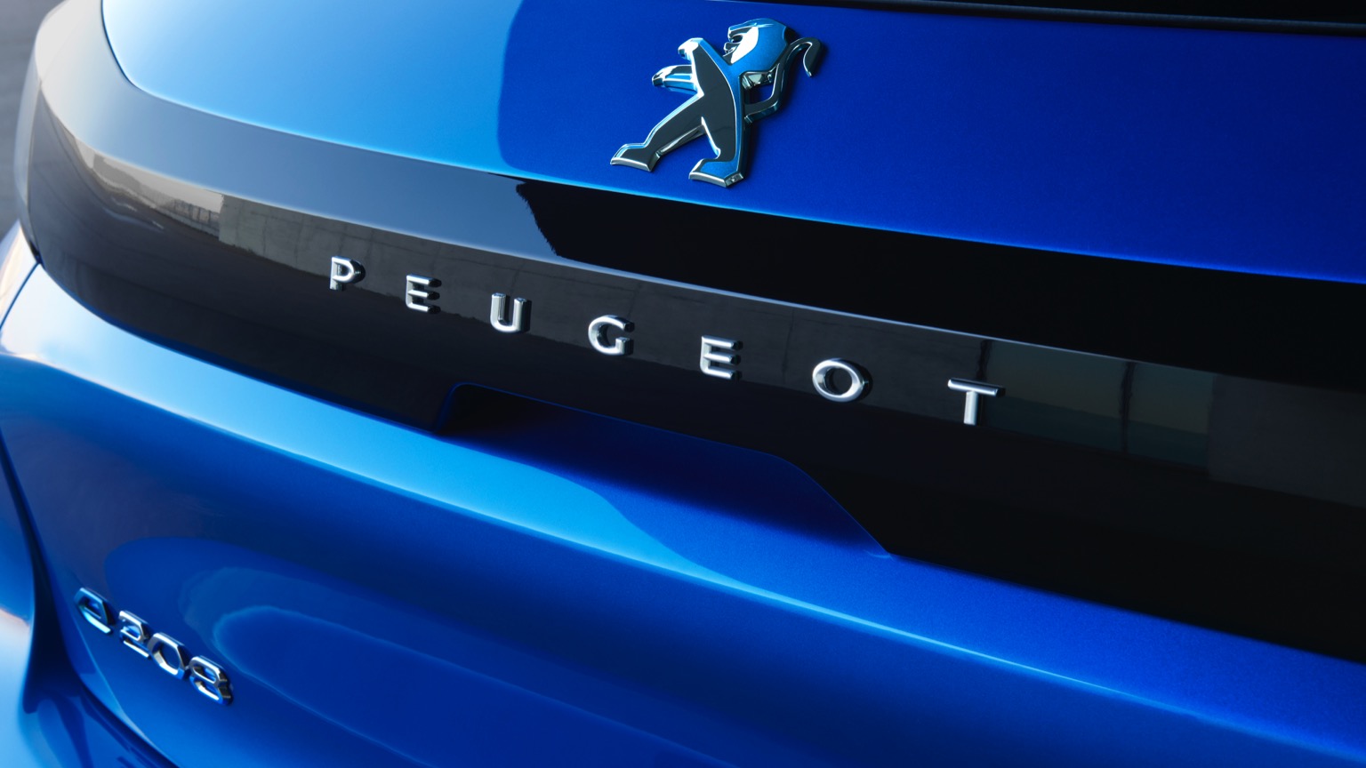 Peugeot_e-208_GT-27
