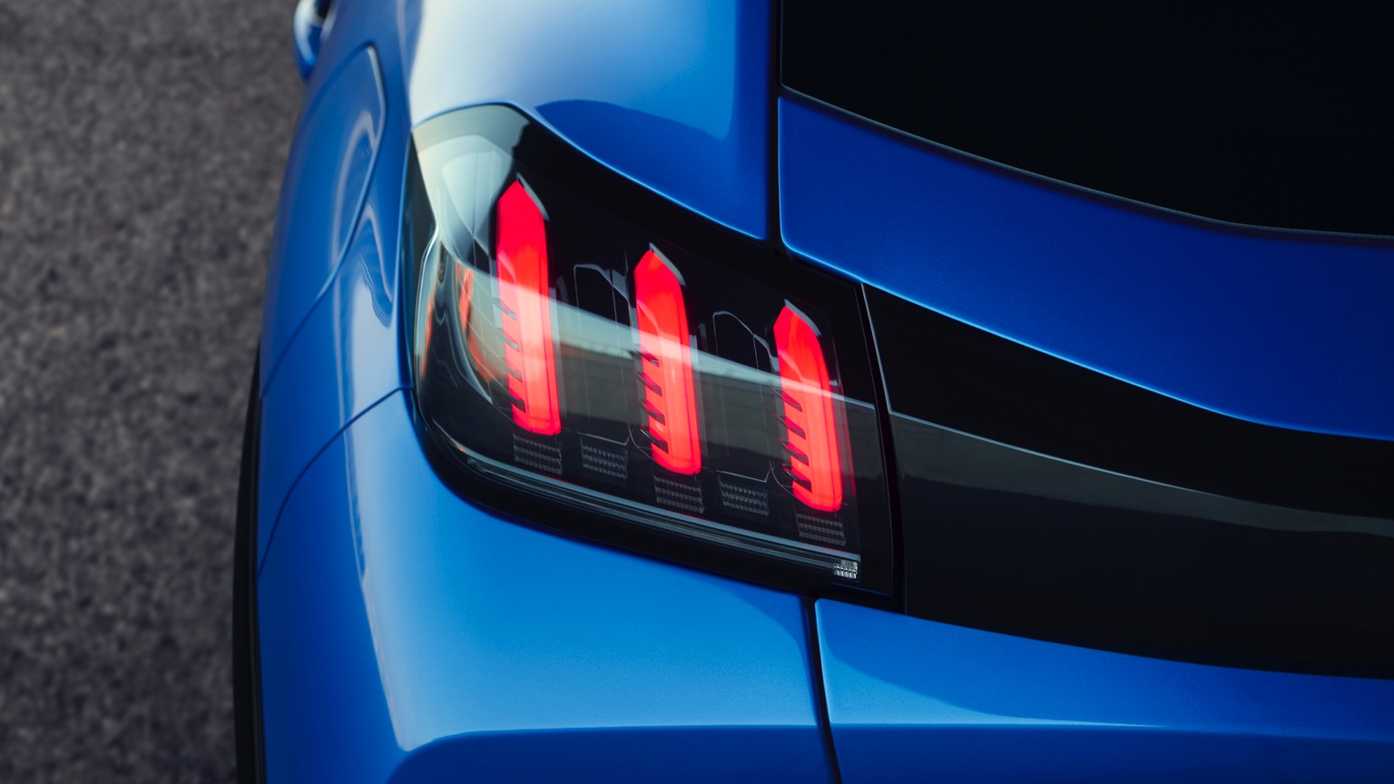 Peugeot_e-208_GT-29