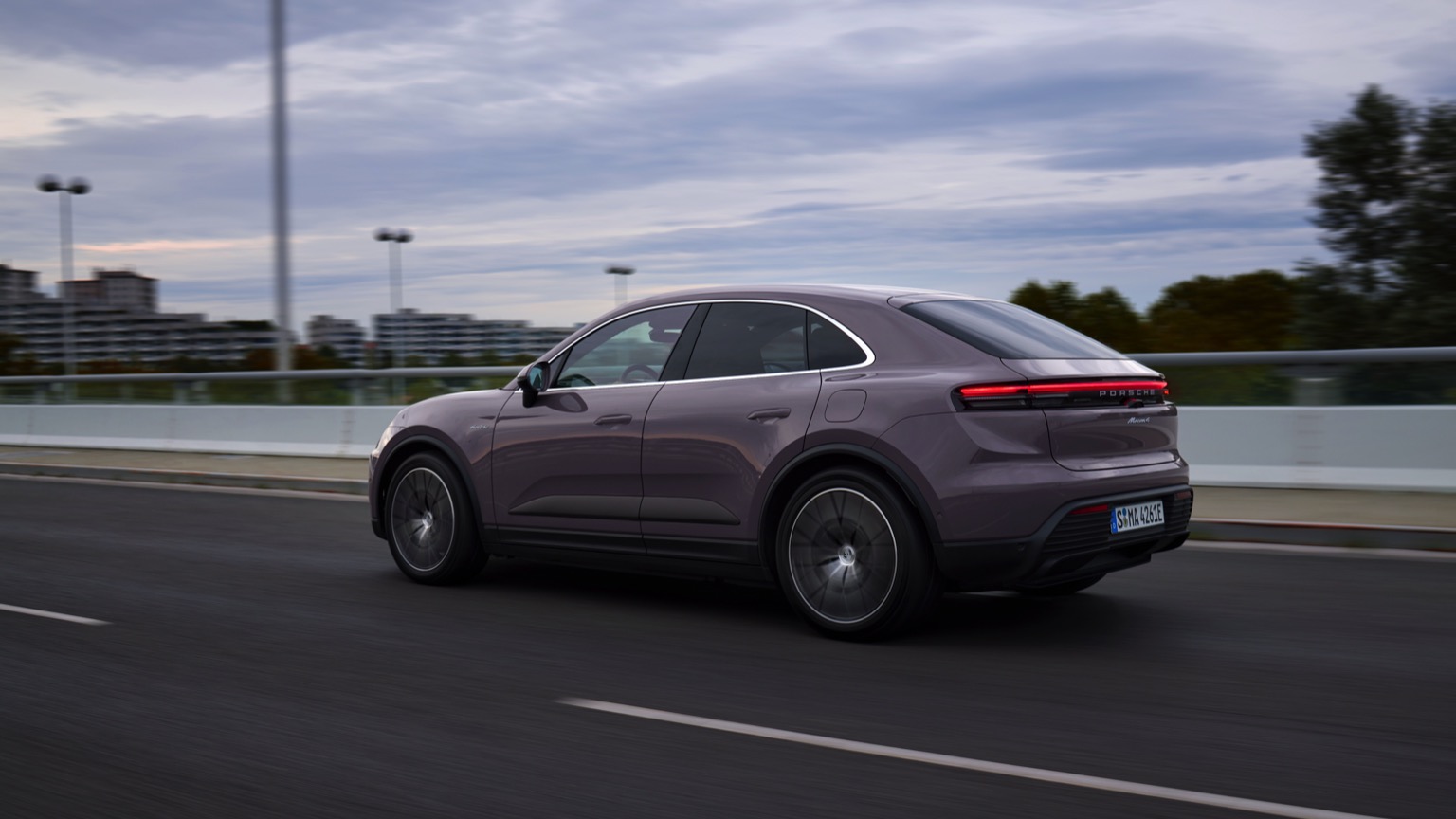 Porsche_Macan_4_2024-3