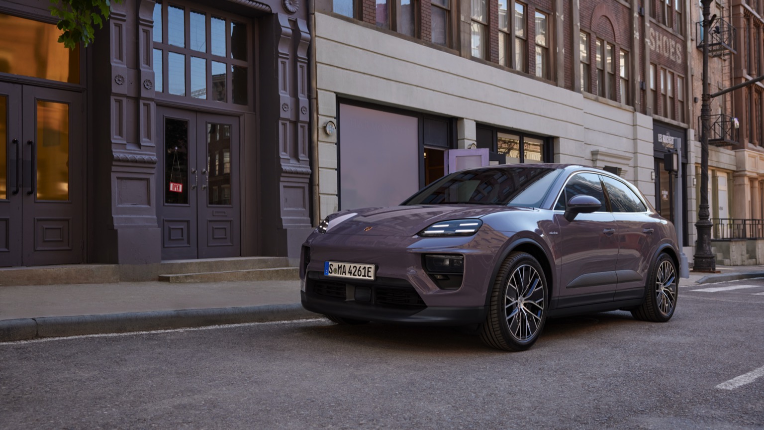 Porsche_Macan_4_2024-6