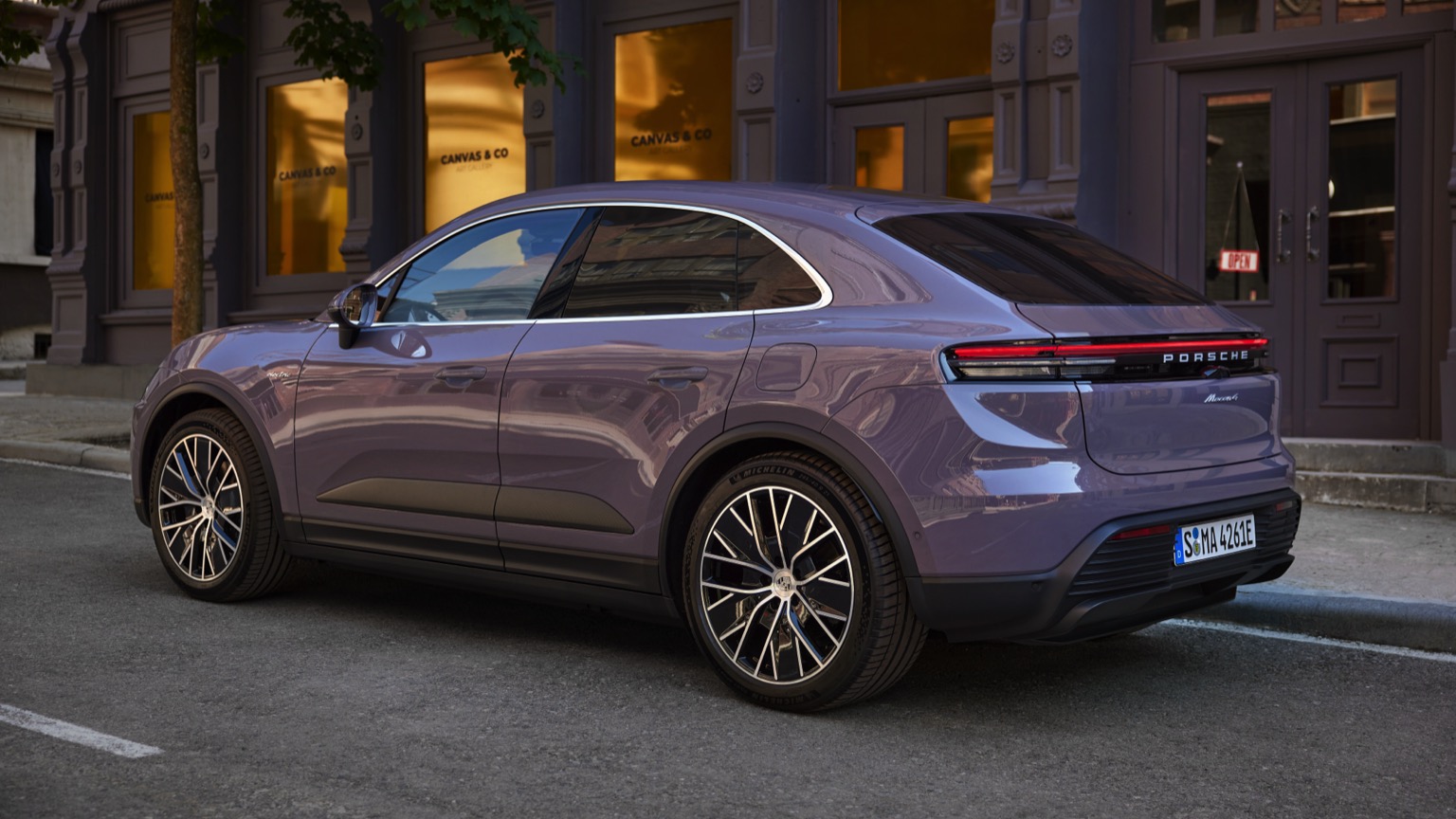 Porsche_Macan_4_2024-7
