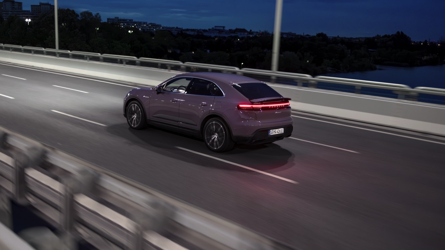 Porsche_Macan_4_2024-9