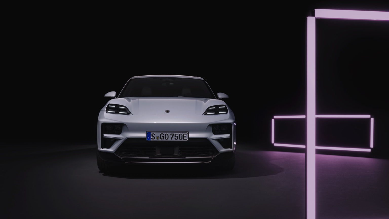 Porsche_Macan_Turbo_2024-15