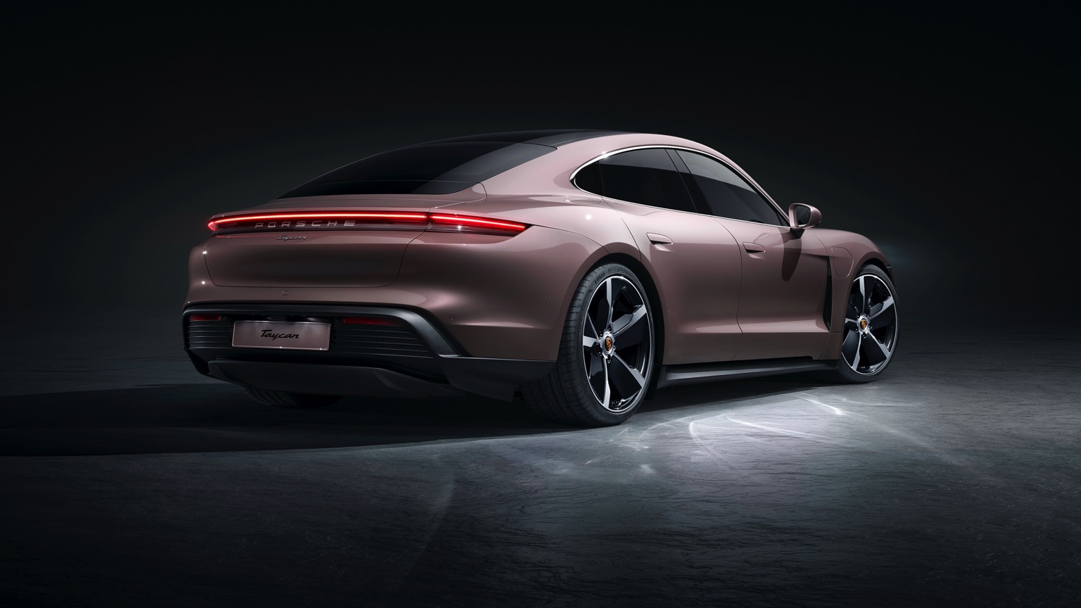 Porsche_Taycan-2