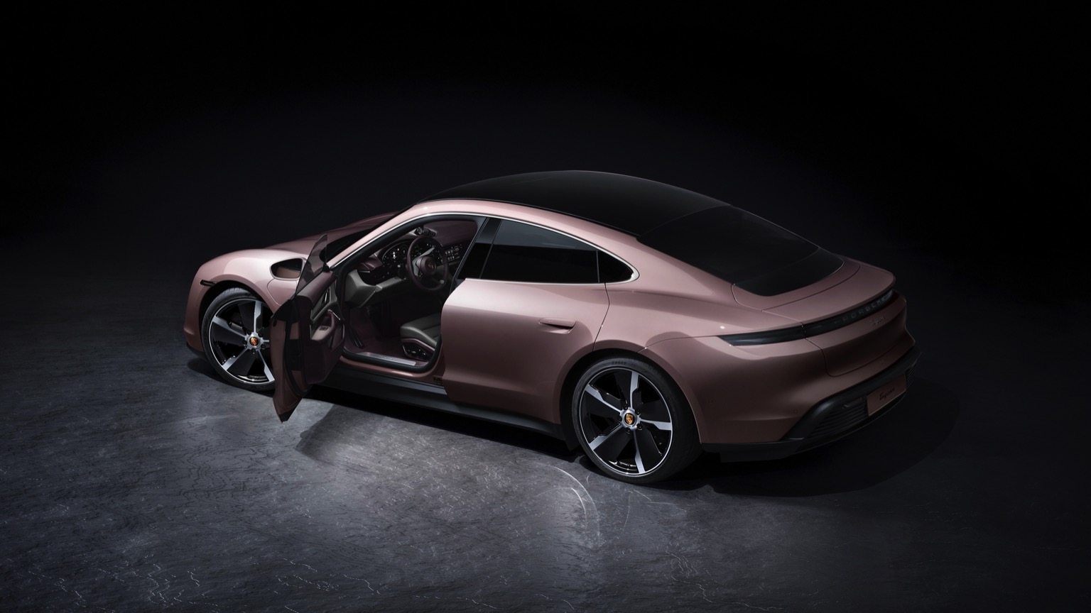 Porsche_Taycan-3