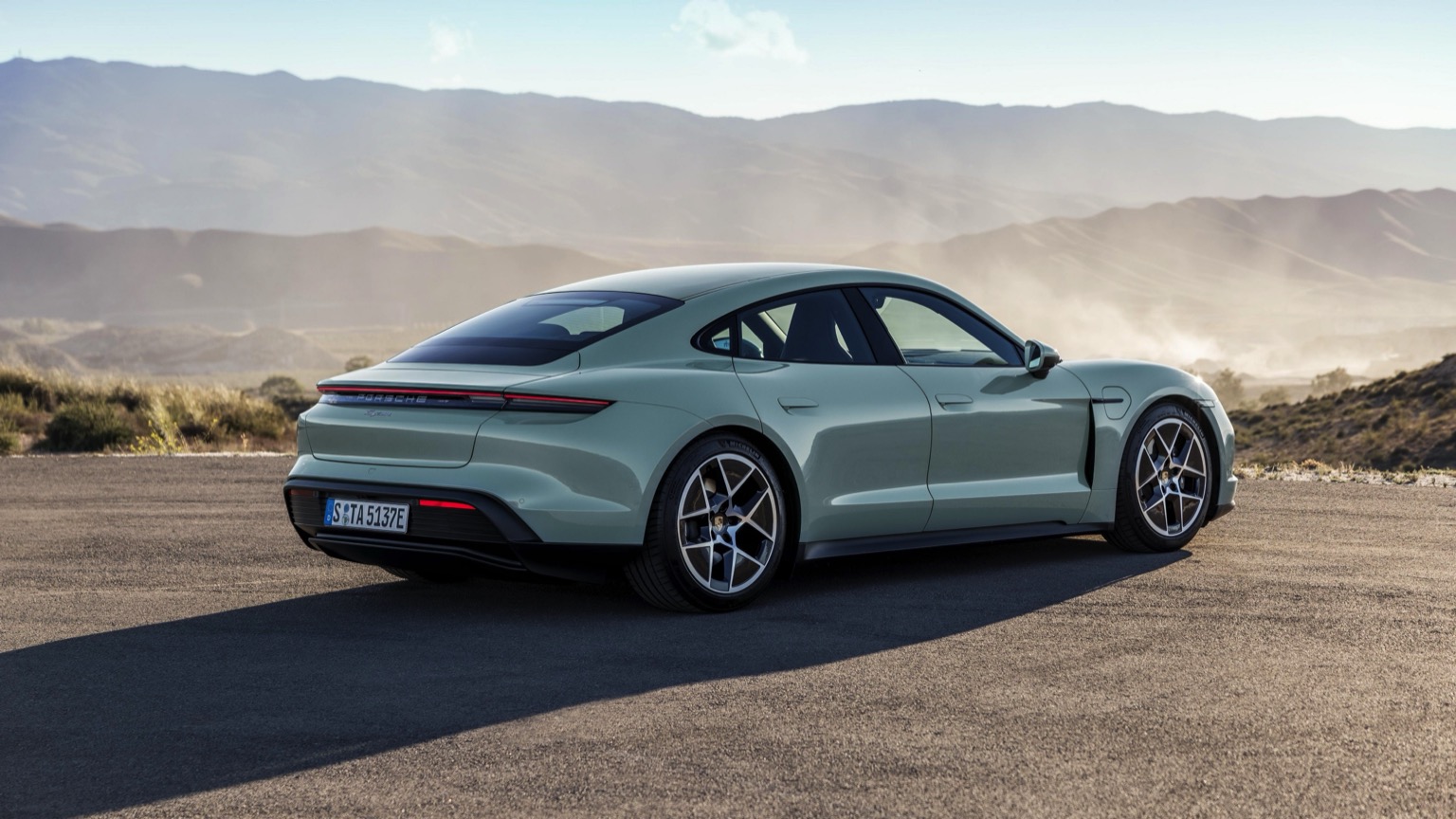 Porsche_Taycan_2024-10