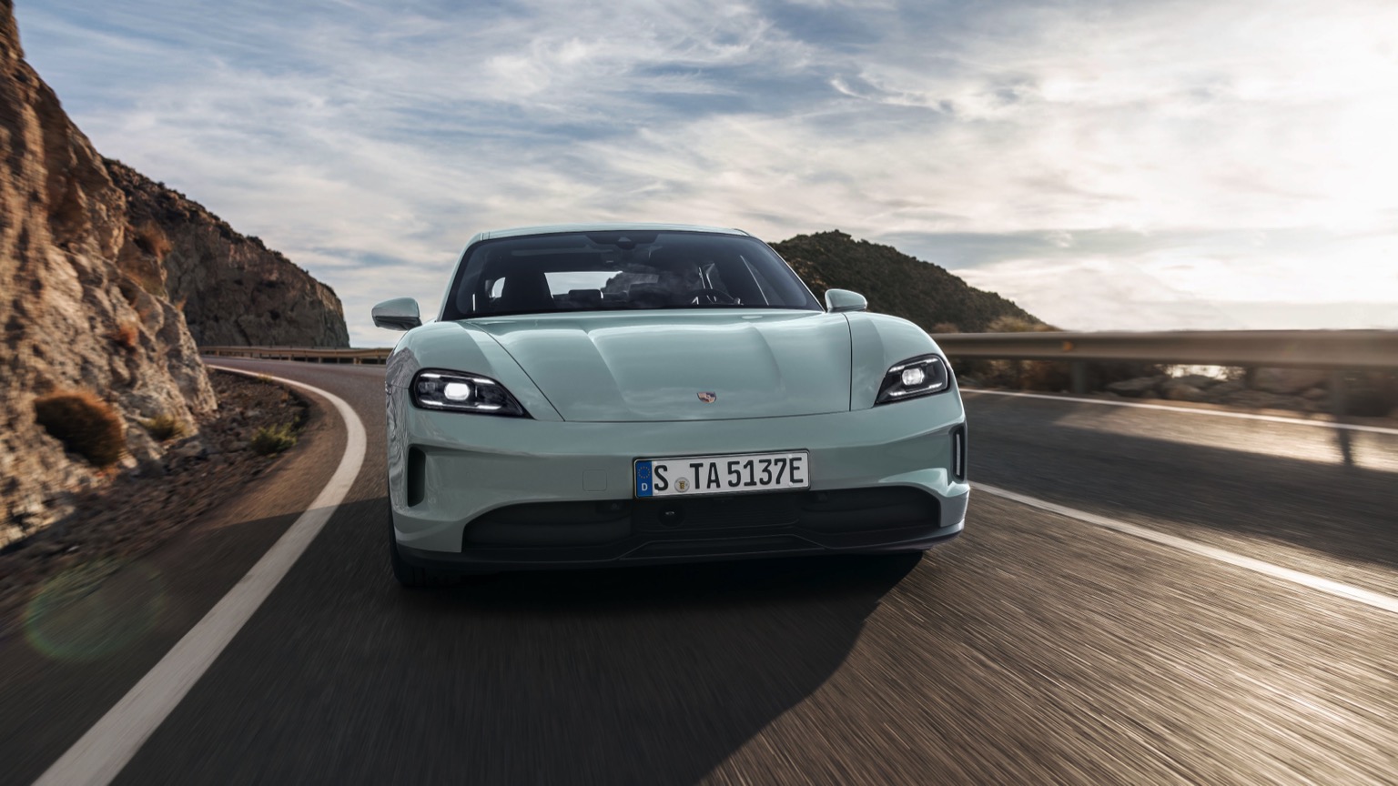Porsche_Taycan_2024-12