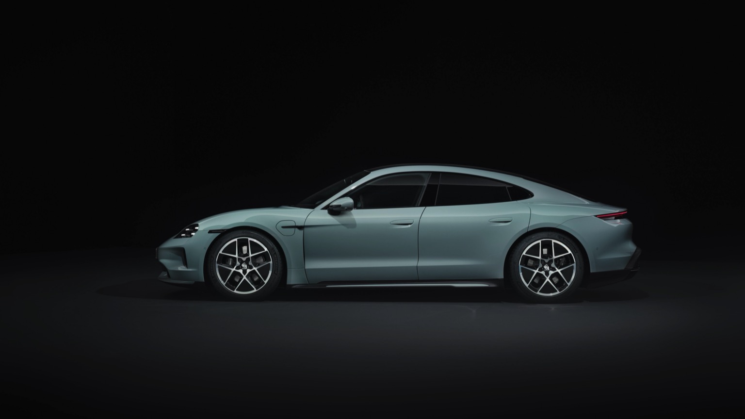 Porsche_Taycan_2024-16