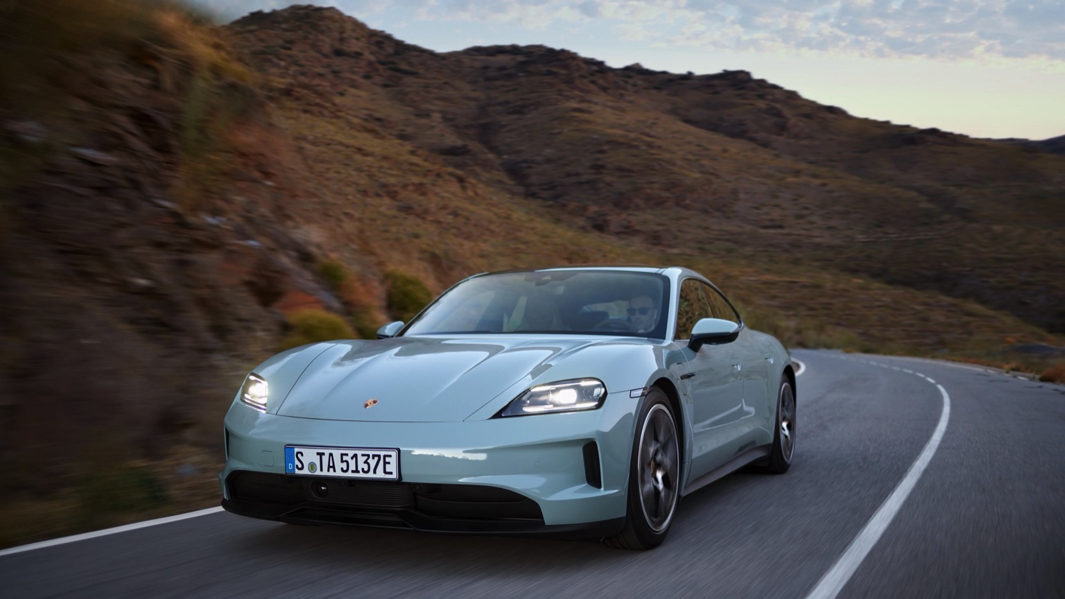 Porsche_Taycan_2024-7