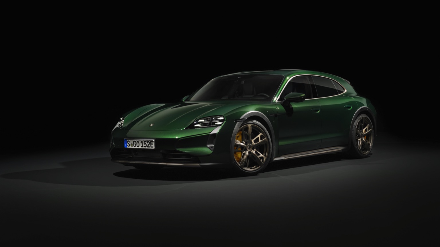 Porsche_Taycan_Cross_Turismo_2024-13