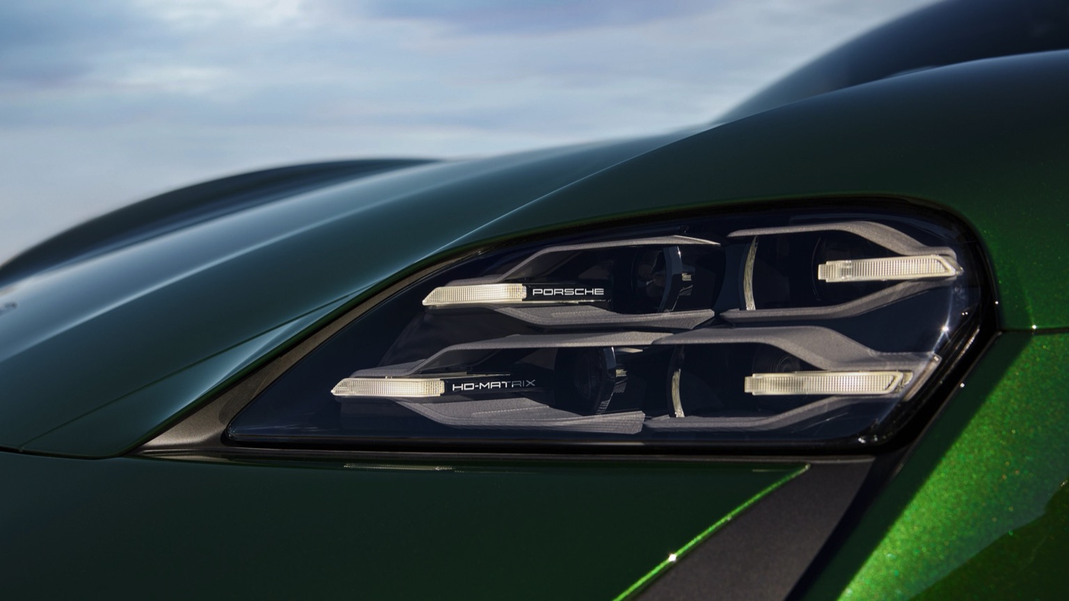 Porsche_Taycan_Cross_Turismo_2024-32