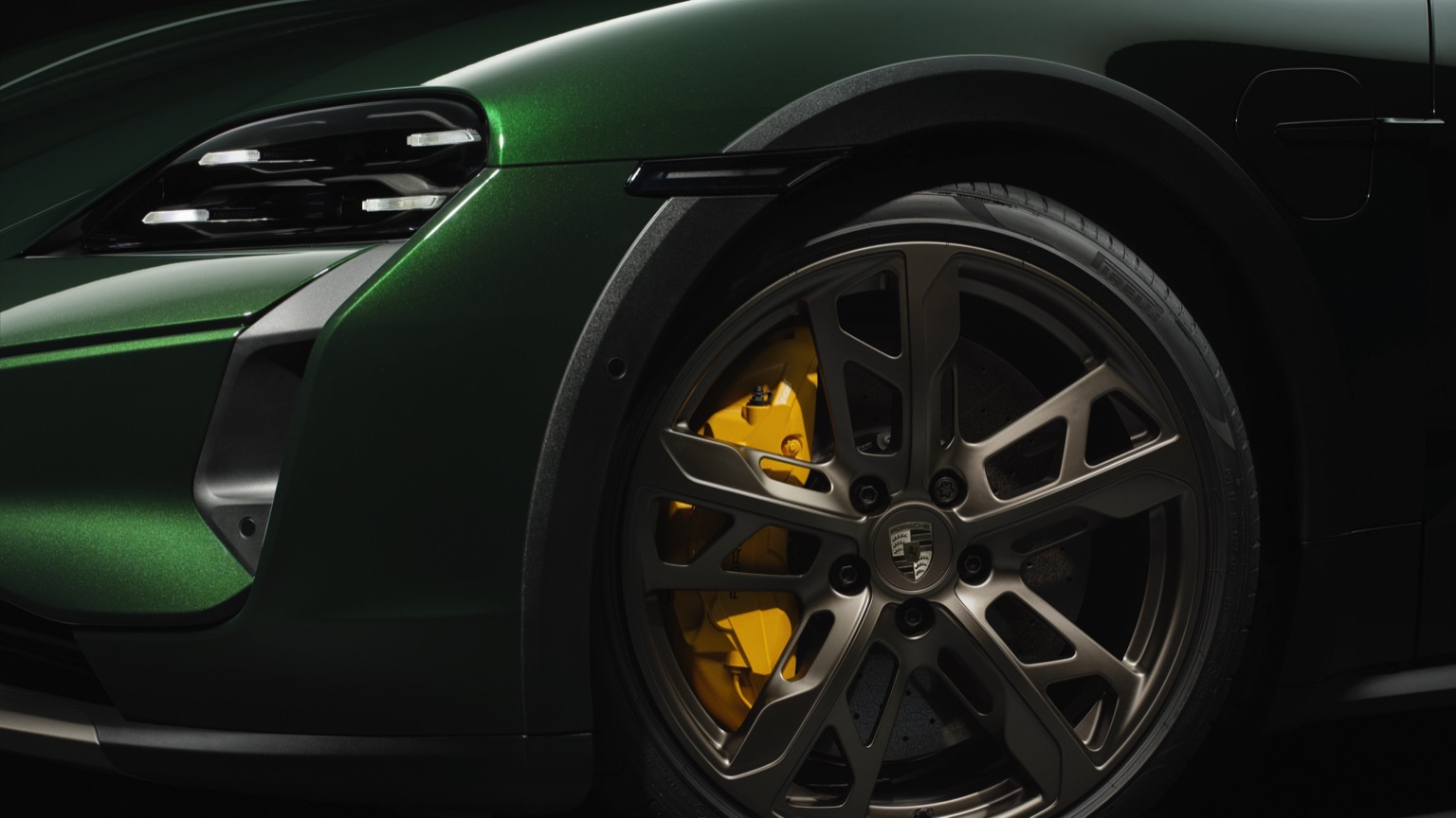 Porsche_Taycan_Cross_Turismo_2024-34