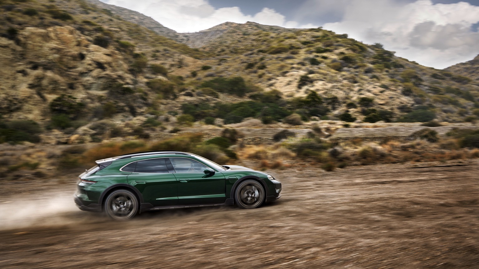 Porsche_Taycan_Cross_Turismo_2024-5