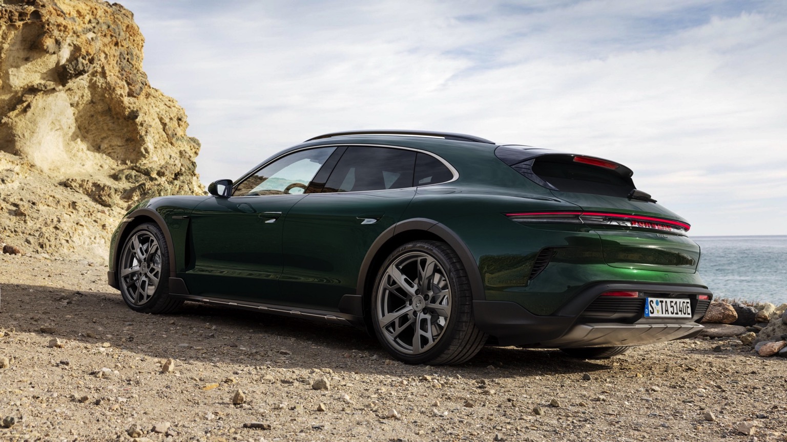 Porsche_Taycan_Cross_Turismo_2024-6