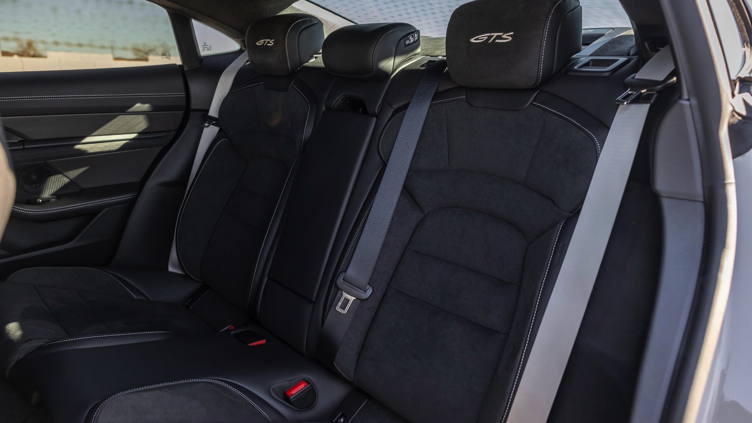 Porsche_Taycan_GTS-14