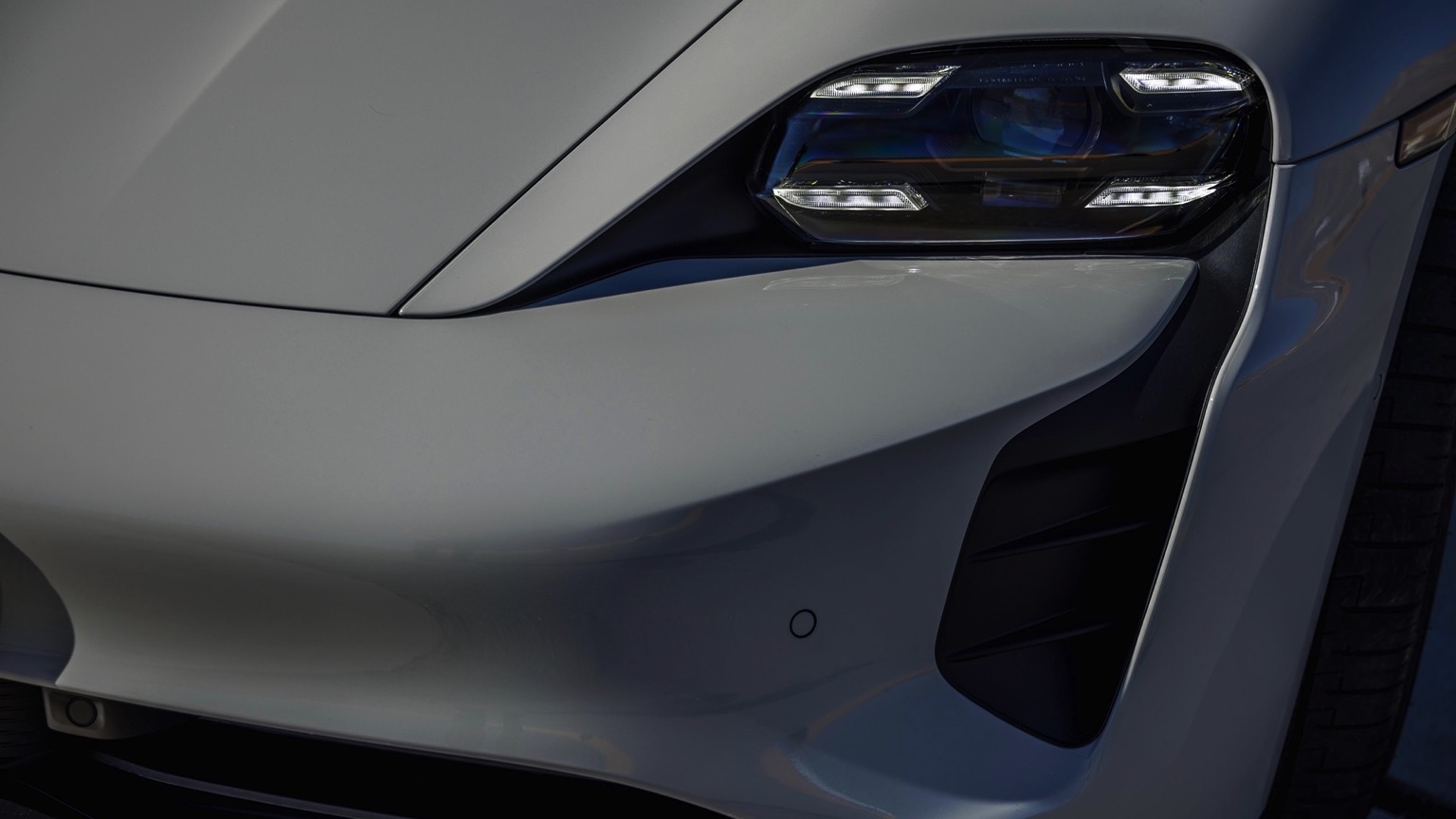 Porsche_Taycan_GTS-19