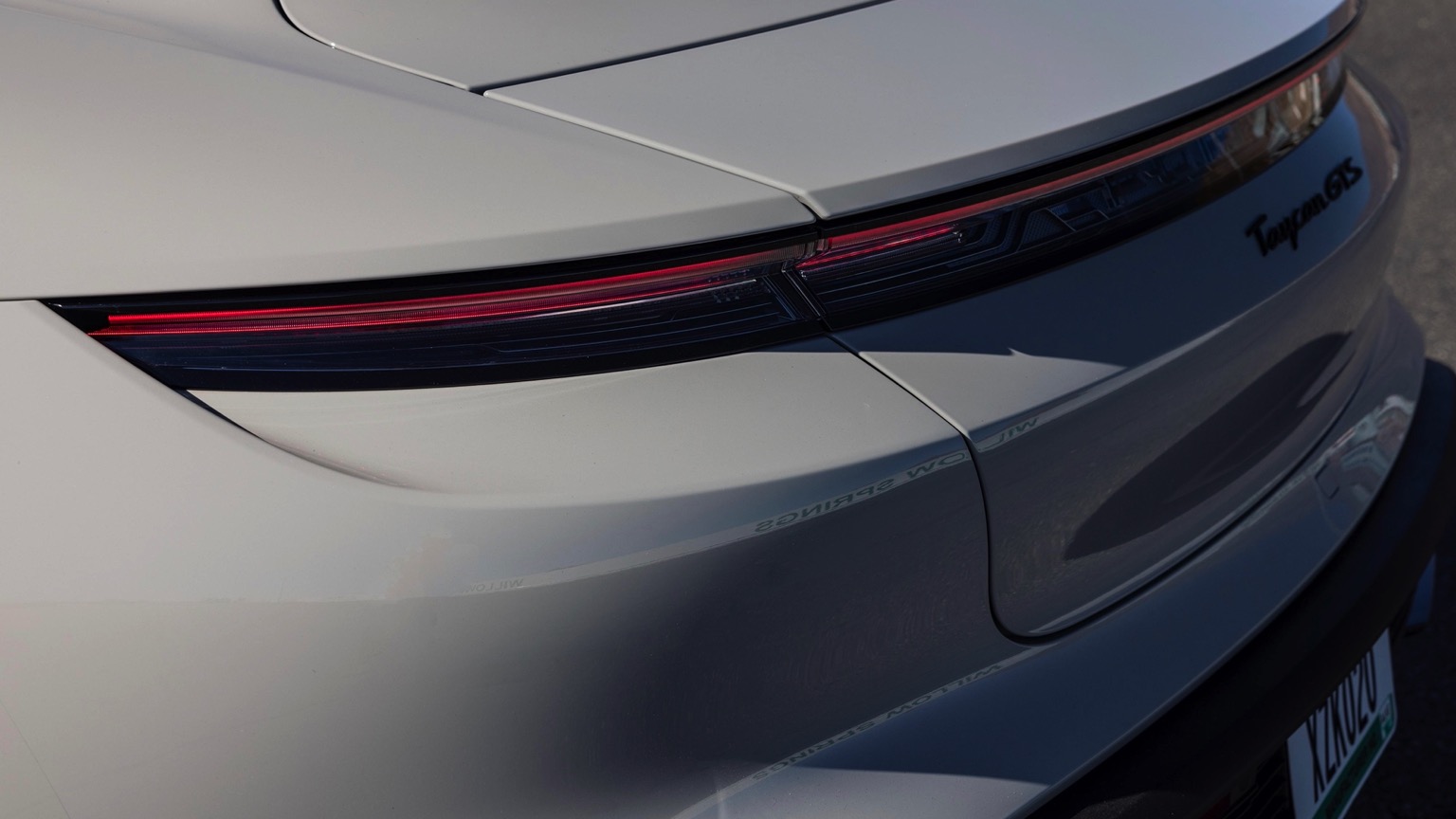 Porsche_Taycan_GTS-21
