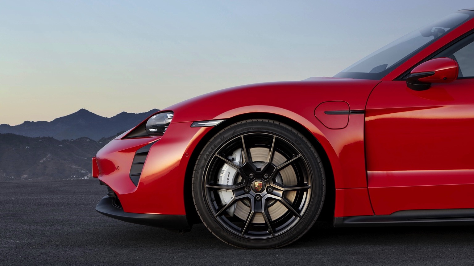 Porsche_Taycan_GTS-24