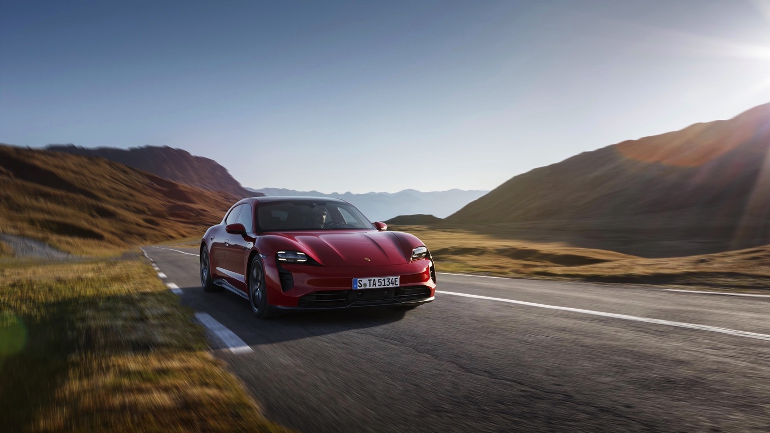 Porsche_Taycan_GTS-3