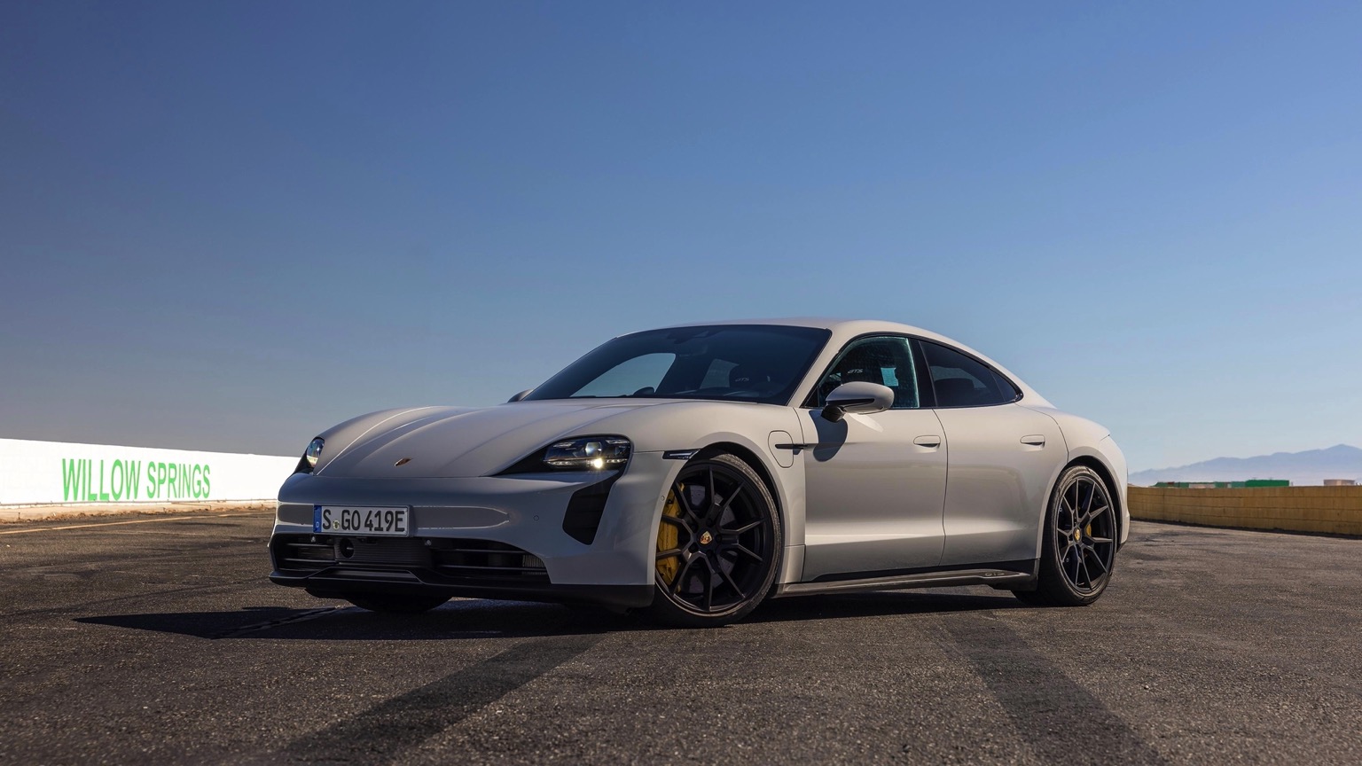 Porsche_Taycan_GTS-5