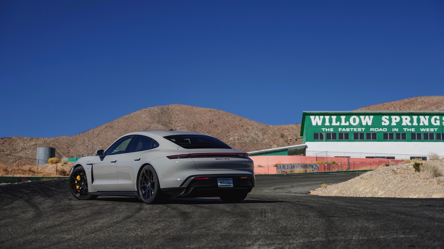 Porsche_Taycan_GTS-6