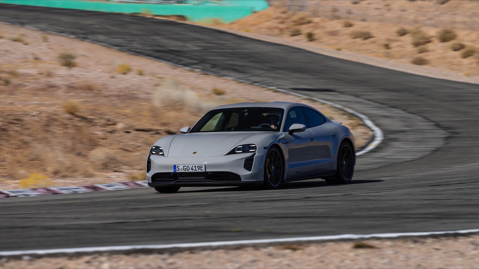 Porsche_Taycan_GTS-7