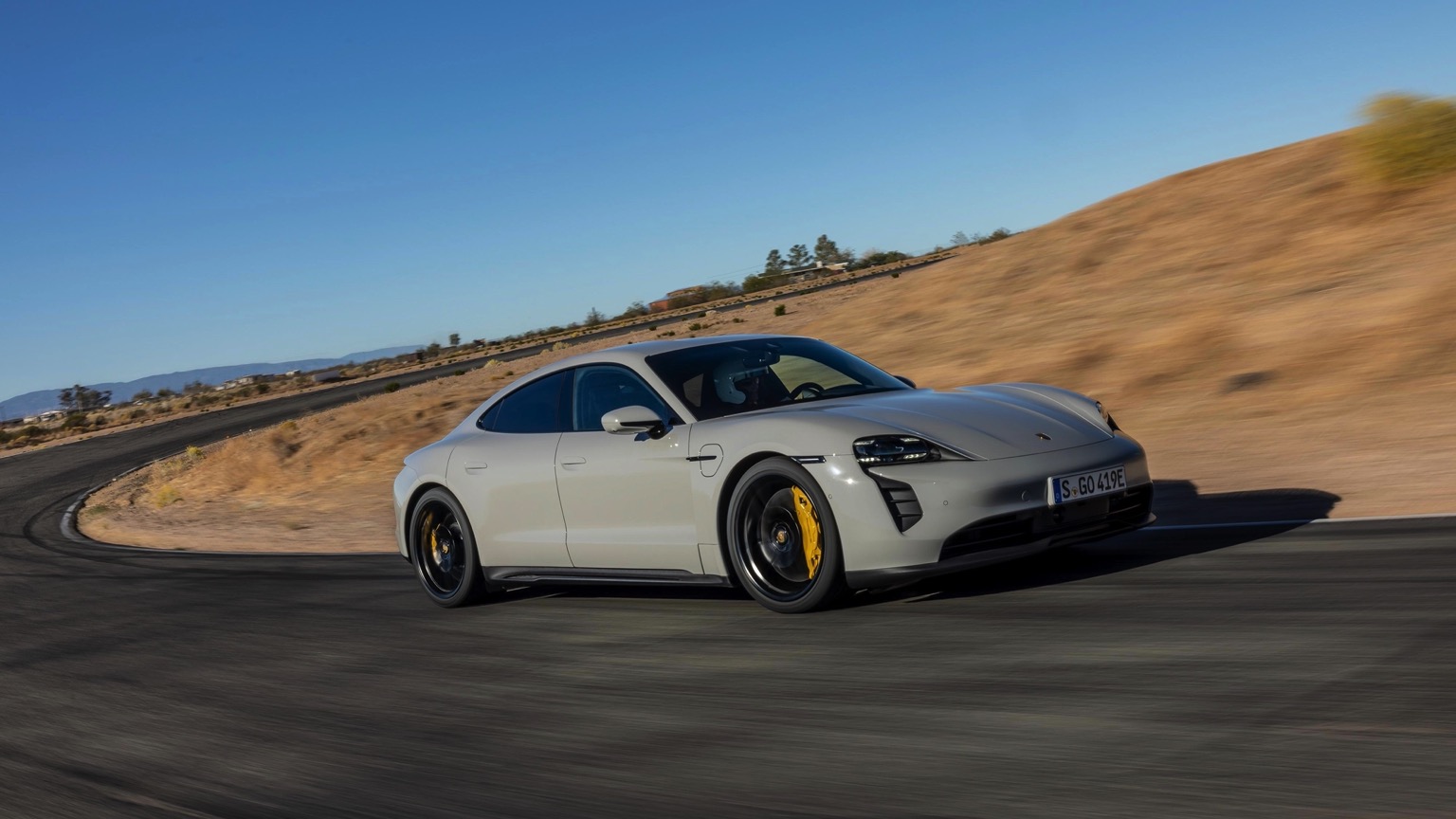 Porsche_Taycan_GTS-8