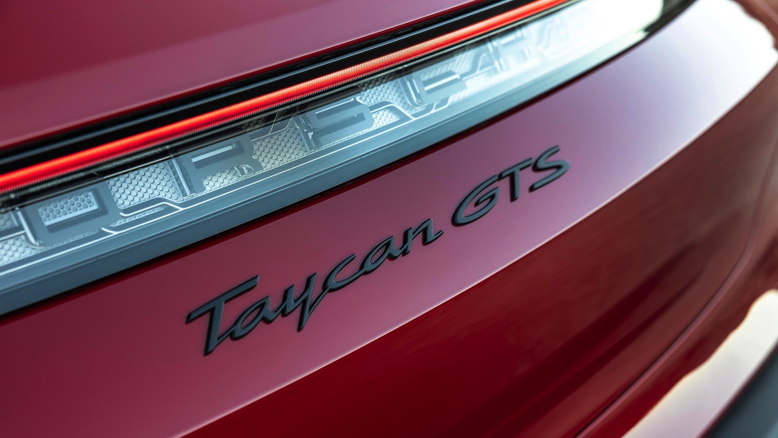 Porsche_Taycan_GTS_Sport_Turismo-19