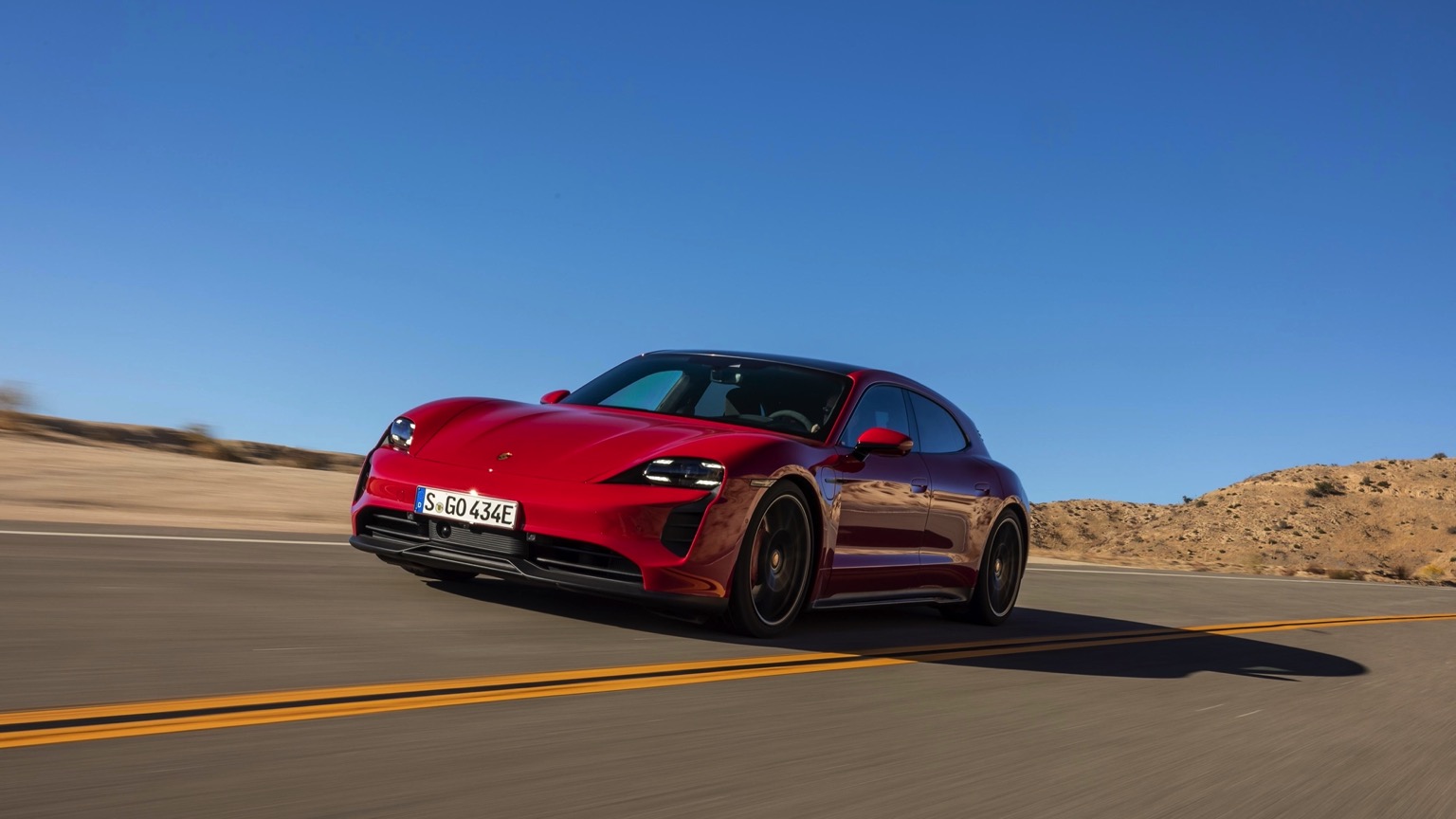 Porsche_Taycan_GTS_Sport_Turismo-2